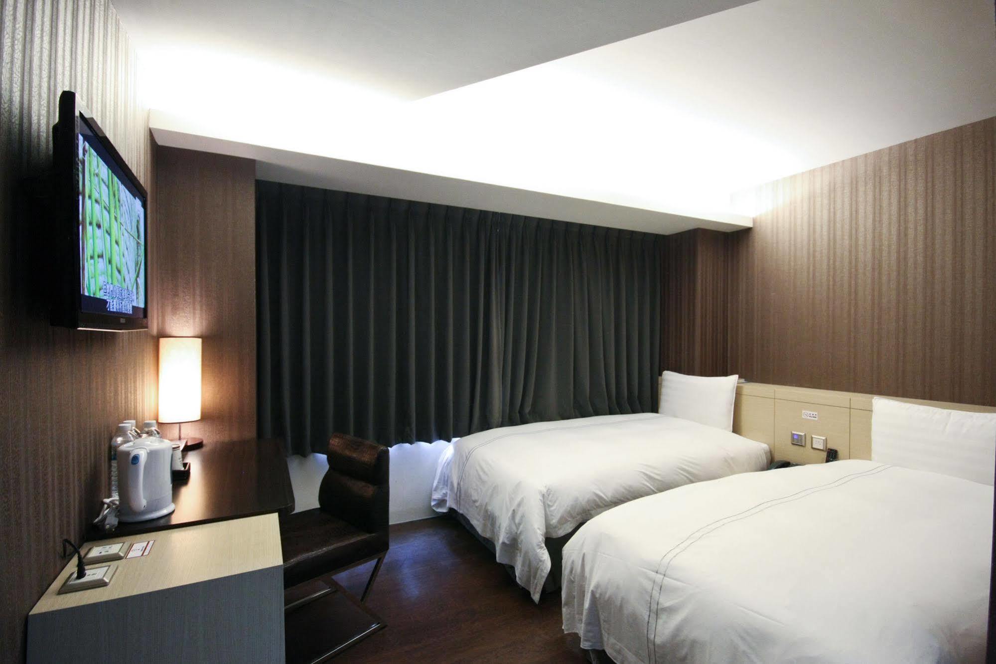 Talmud Business Hotel - Zhongshan 台中市 エクステリア 写真