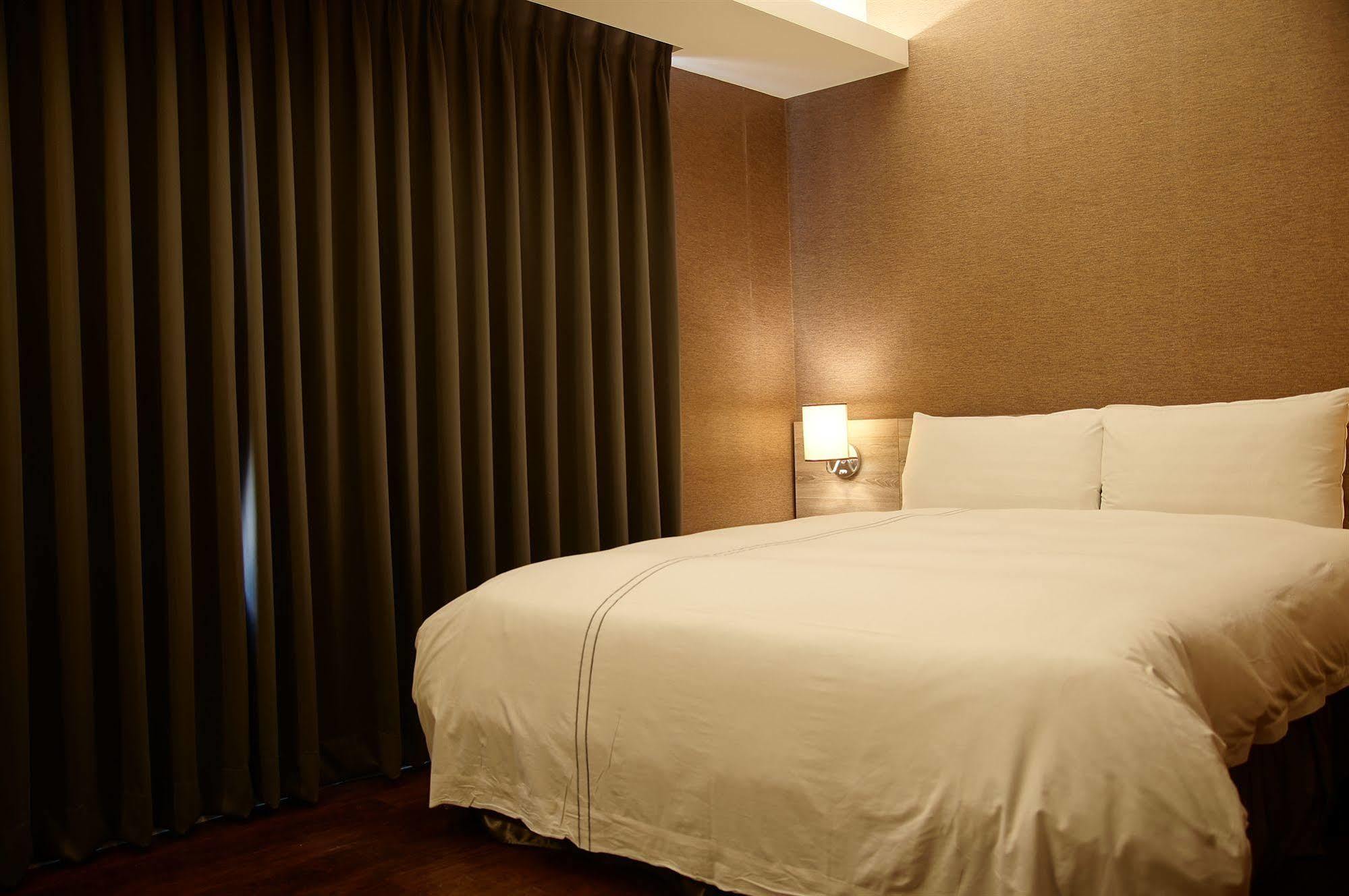 Talmud Business Hotel - Zhongshan 台中市 エクステリア 写真