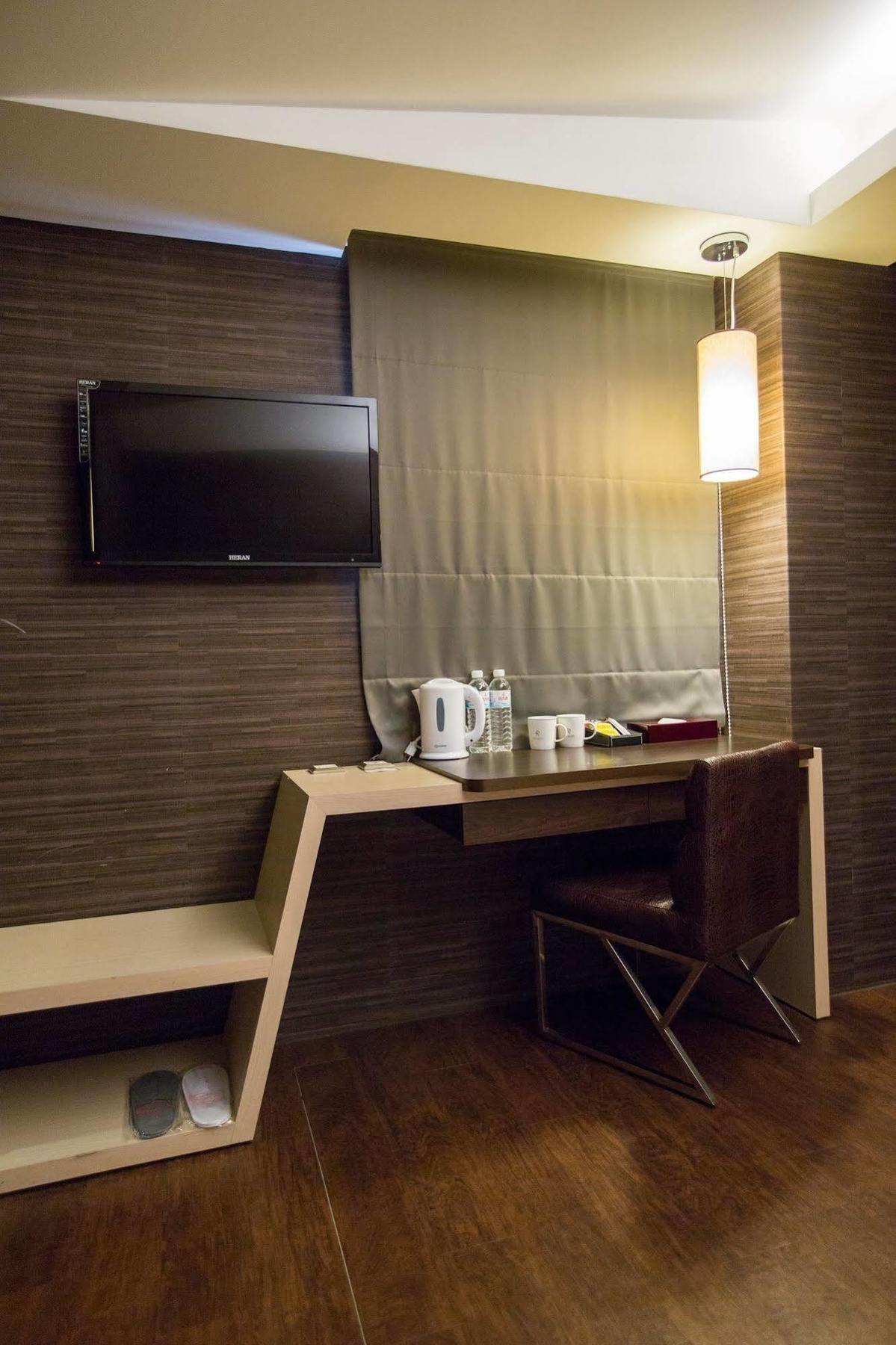 Talmud Business Hotel - Zhongshan 台中市 エクステリア 写真
