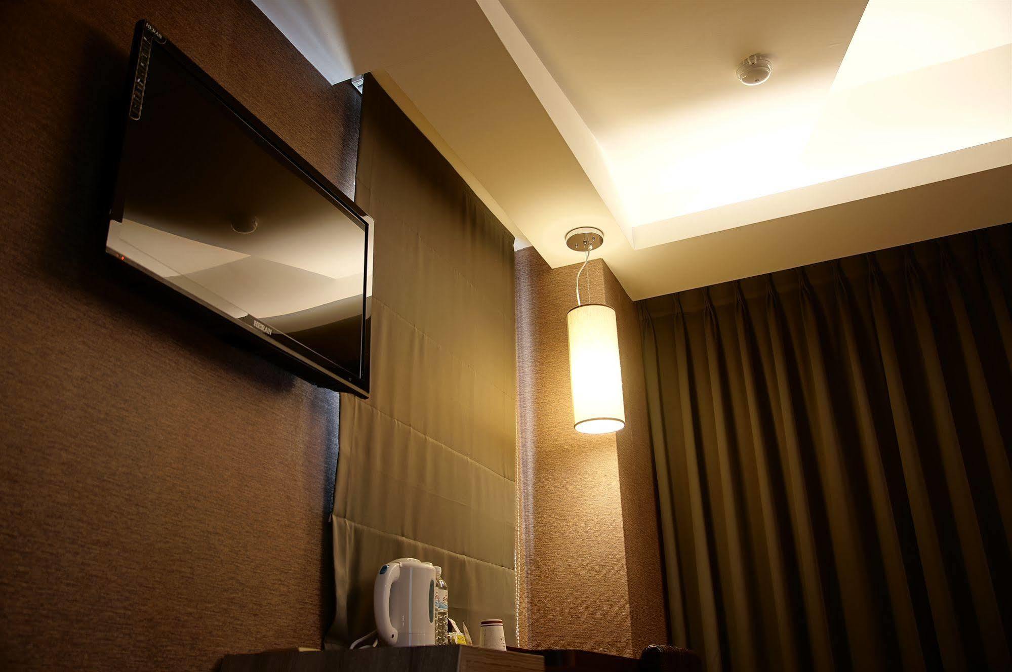 Talmud Business Hotel - Zhongshan 台中市 エクステリア 写真