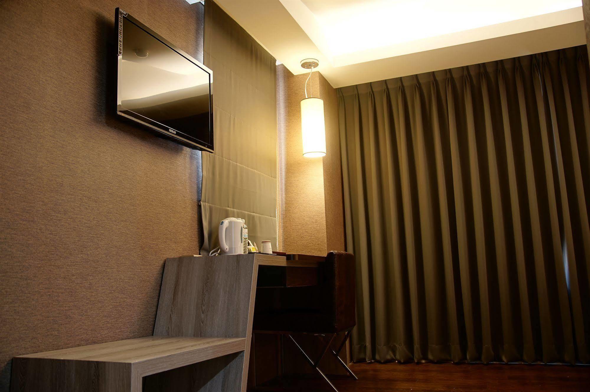 Talmud Business Hotel - Zhongshan 台中市 エクステリア 写真