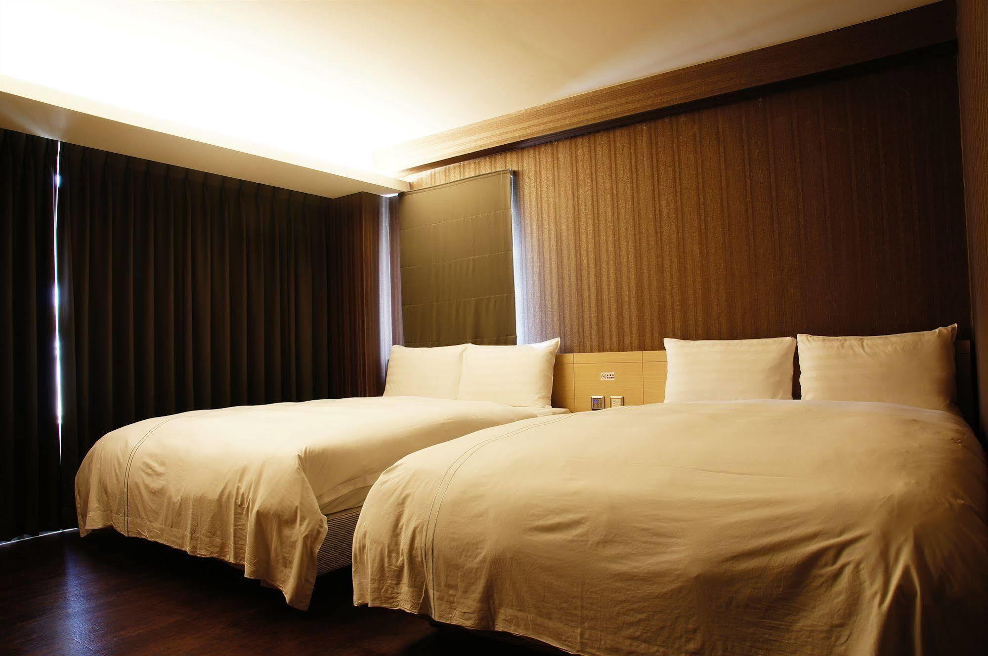 Talmud Business Hotel - Zhongshan 台中市 エクステリア 写真